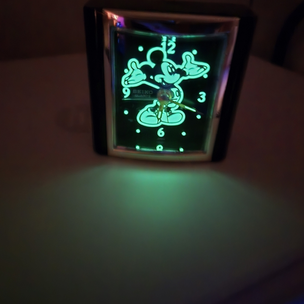 Seiko Quartz Disney Mickey Mouse Desk Alarm Clock Luminous Dial. Excellent Cond
